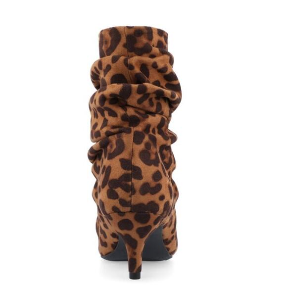 Journee Collection Women's Pointed Toe Kitten Heel Slip On Boots Leopard Size 9 - Picture 6 of 7